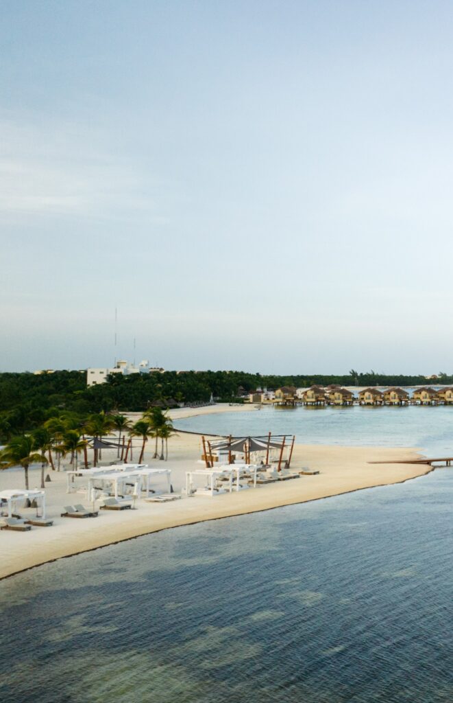 Aerial photo of Etereo Auberge resort beach